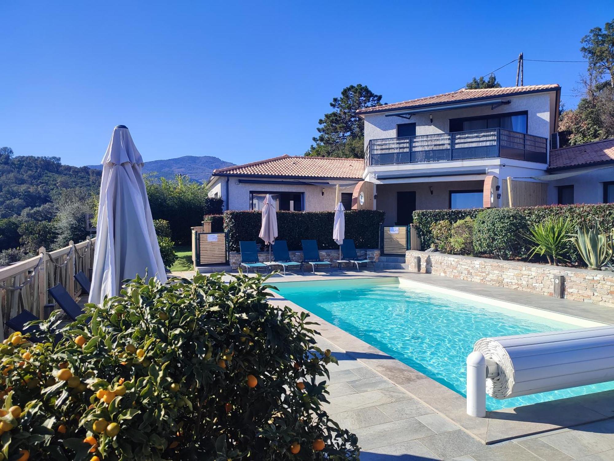 Cote Et Mer - Appartement Haut Standing Dans Villa Avec Piscine Et Vue Mer Taglio-Isolaccio Exterior foto